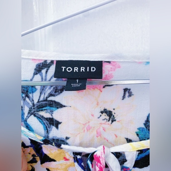 Torrid 1 Short sleeve Floral Color boho pop stretch tunic blouse 1X - Picture 4 of 9